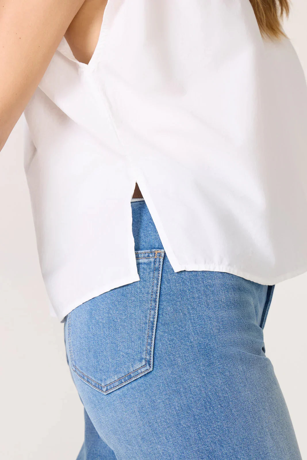 Jody Sleeveless Shirt